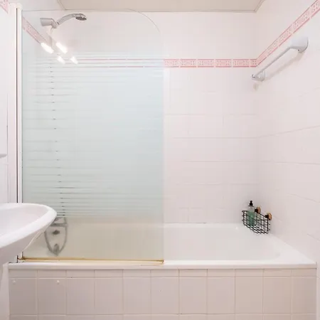 Sea View - By Wehost アパート